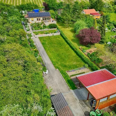 Freistehender In In Traumlage Mit Grossem Garten *
