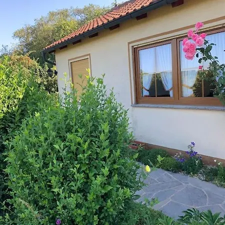 Freistehender In In Traumlage Mit Grossem Garten Διαμέρισμα Marktbreit