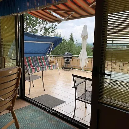 Διαμέρισμα Freistehender In In Traumlage Mit Grossem Garten