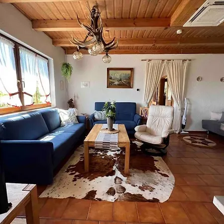 Freistehender In In Traumlage Mit Grossem Garten Διαμέρισμα