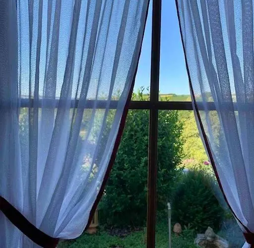 Freistehender In In Traumlage Mit Grossem Garten Lejlighed