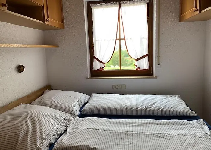 Freistehender In In Traumlage Mit Grossem Garten